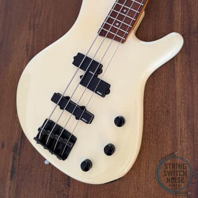 Yamaha Motion B Bass, MB40, MIJ 1989, White, 32” Medium Scale