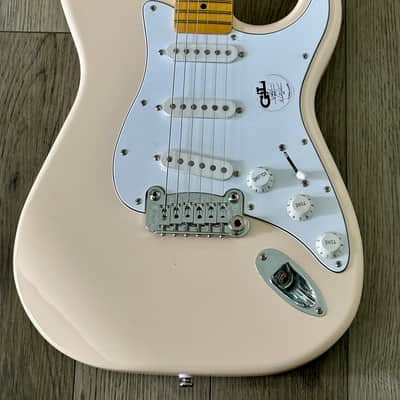G&L Tribute Series Legacy with Maple Fretboard Olympic White image 2