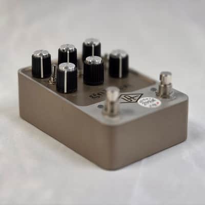 Universal Audio Golden Reverberator 2021 - Present - Gold image 4