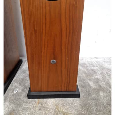 Linn Majik 140 - Hi-Fi Speakers Pair - Walnut - Good image 13