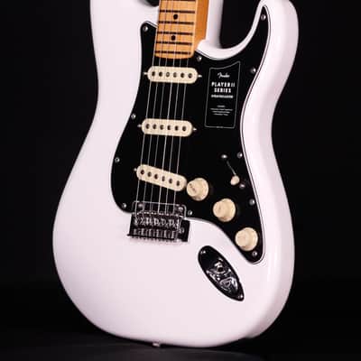 Fender Player II Stratocaster, Maple FB, Polar White image 2