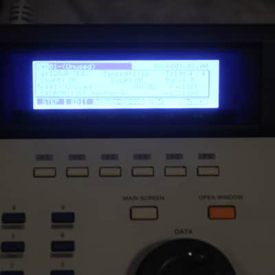 Akai MPC2000XL MIDI Production Center 2000 - 2005 - Grey image 3