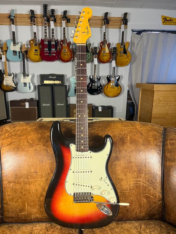 Fender Stratocaster 1964 - Sunburst - OHSC image 1