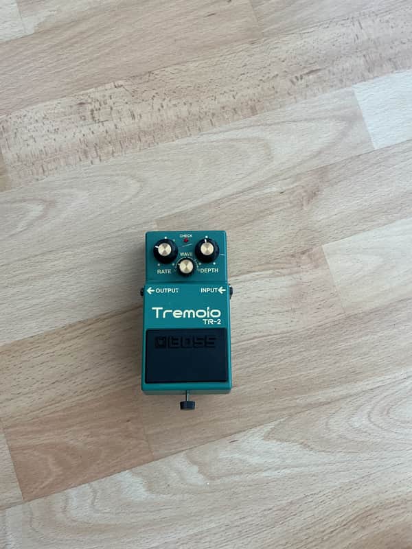 Boss TR-2 Tremolo (Silver Label) 1997 - Present - Green image 1