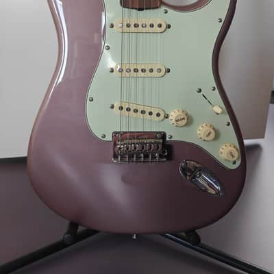 Fender Vintera '60s Stratocaster Modified with Pau Ferro Fretboard 2019 - 2021 Burgundy Mist Metallic image 7