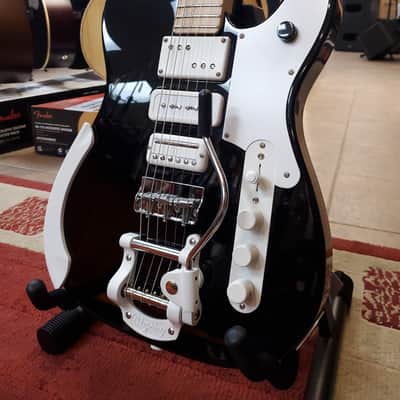 Fender Jack White Signature Triplecaster - Black image 10