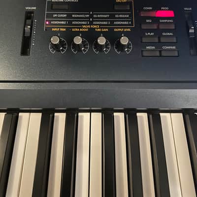 Korg Triton Extreme 88-Key 120-Voice Polyphonic Workstation 2005 - 2009 - Black image 5