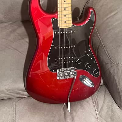 Fender Standard Stratocaster 2013 - Candy apple red image 9