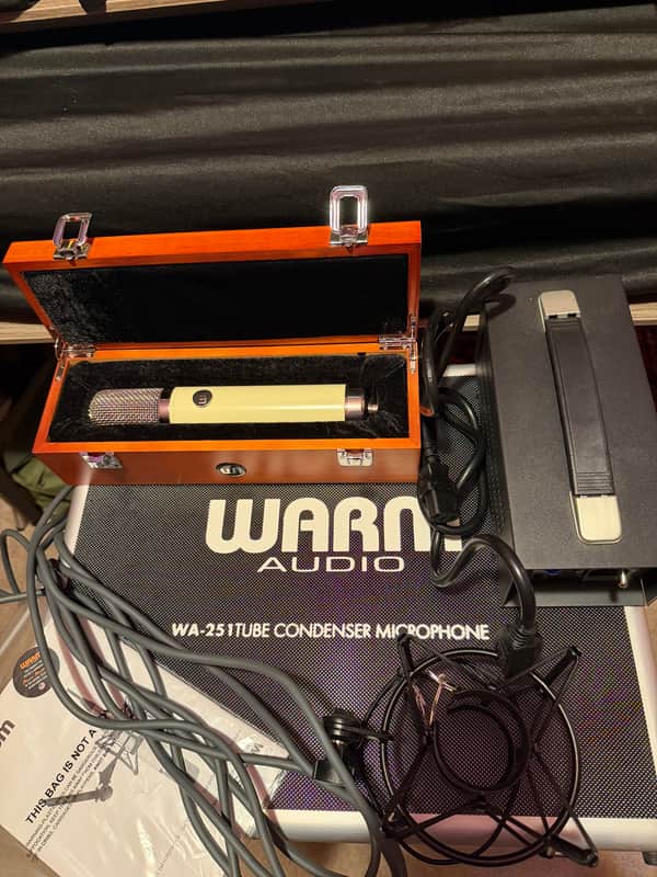 Warm Audio WA-251 Large Diaphragm Multipattern Tube Condenser Microphone