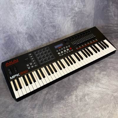 Akai Professional MPK261 61-Key USB MIDI Keyboard Controller - Excellent Condition image 1