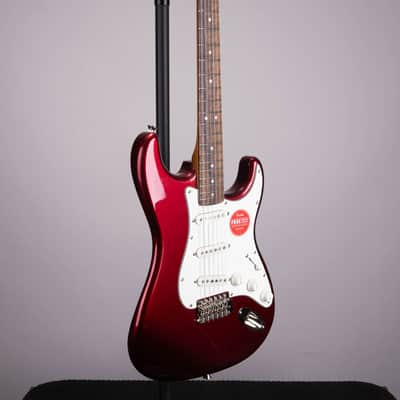 Squier Classic Vibe '60's Stratocaster - Candy Apple Red image 3