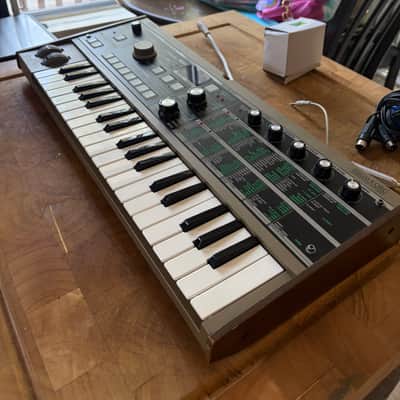 Korg MicroKORG 37-Key Synthesizer/Vocoder 2002 - 2019 - Silver - Excellent image 7