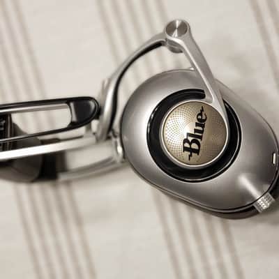 Blue Ella Over-Ear Closed-Back Headphones image 2