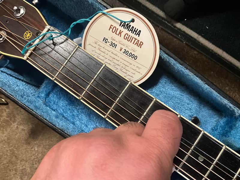 Yamaha FG301 vintage acoustic short scale guitar orange label made