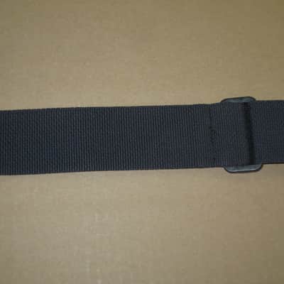 very lightly used Lock-It LIS-001-P2-BLK POLY PRO SERIES Black 2" guitar strap (2" wide, black polypropylene material, patented and brilliant Lock-It strap locking system, leather ends) straps, extend to an extra long 62" in max length image 21