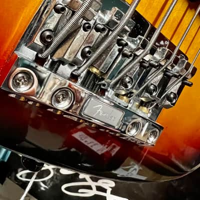 Fender Roscoe Beck Artist Series Signature Bass V 1998- 3-Colour Sunburst image 5