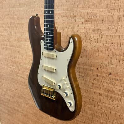 Fender Elite Stratocaster 1983 - Walnut image 5