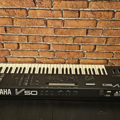 Yamaha V50 FM Synthesizer 1989 - Black image 3