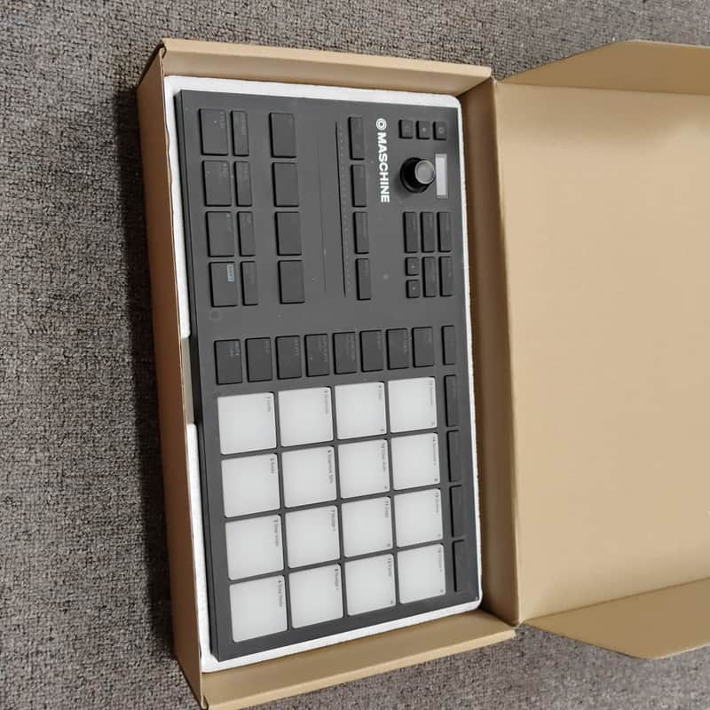 Native Instruments Maschine Mikro MKIII 2017 - Black image 1