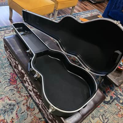 Used SKB Molded Hardshell Grand Concert Guitar Case image 3