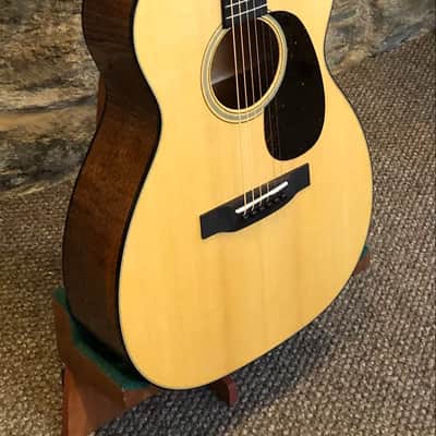 Martin 00-18 Standard Series 2025 - Natural image 2