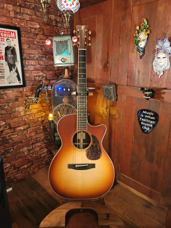 Vintage 3 OMc SR SB SPA 118373 with FREE Furch Guitar Strap and Original CNR image 1