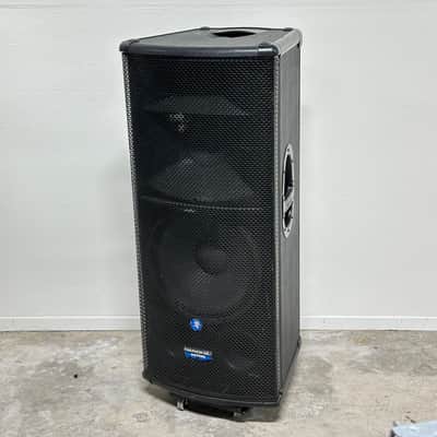 Mackie SR1530z 3-Way 300/100/100 TriAmped Active Sound Reinforcement Speaker (Single) image 1