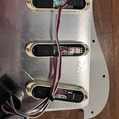 EMG DG20 David Gilmour Pre-Wired Loaded Strat Pickguard 2010s - Ivory/White Pearl image 3