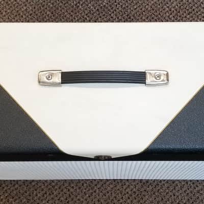 used Divided by 13 2x12" Speaker Cabinet, Very Good Condition image 3