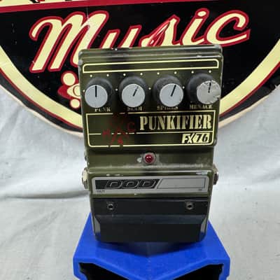 DOD Lamb Series FX76 Punkifier Distortion Pedal - missing battery cover image 2