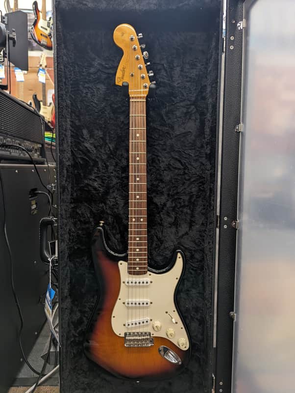 Fender Jimi Hendrix Voodoo Stratocaster with Rosewood Fretboard 1998 - 2000 - 3-Color Sunburst image 1