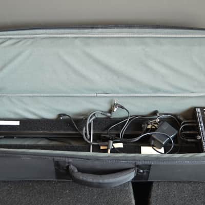 Donner 5 Space Powered Pedal Board w/ Gig Bag – Used image 2