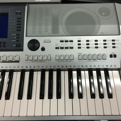 Yamaha PSR-s700 Professional Arranger Workstation image 6