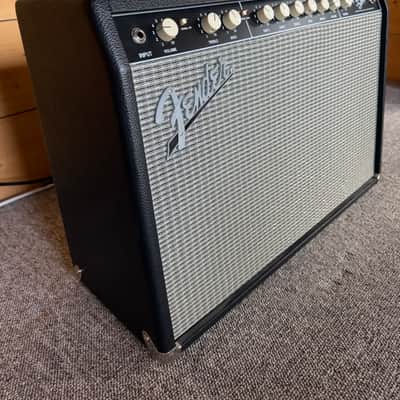 Fender Super-Sonic 22 2-Channel 22-Watt 1x12" Guitar Combo 2010 - Present - Black image 2