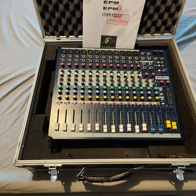 Soundcraft EPM12 12-Channel Analogue Mixer + Flight Case image 3
