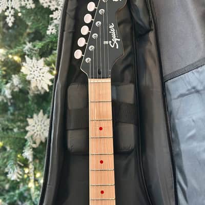 Squier Hello Kitty Stratocaster 2025 - Black image 3