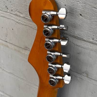 RARE 1987 Fender Japan ST-33M … MEDIUM SCALE LENGTH Stratocaster ... mythical “E-Serial” Era … 24.75" inch Stratocaster = GIBSON feel & Snap)+ Gotoh Magnum Locking Tuners + Fender GIGBAG image 6