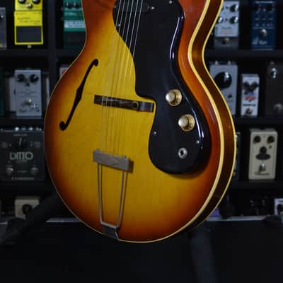 Gibson ES-120T 1964 - Sunburst image 17