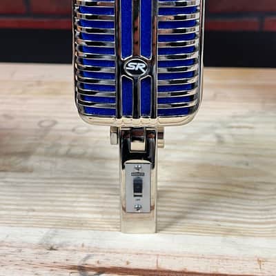 Stage Right by Monoprice Memphis Blue Classic Unidirectional Retro-Style Dynamic Microphone with Pop-free On/Off Switch and Protective Case image 3
