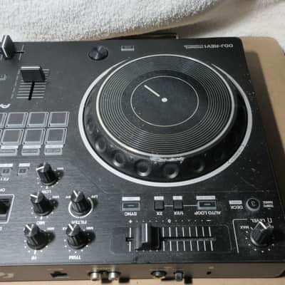 Pioneer DDJ-REV1 2-Channel DJ Controller 2022 - Present - Black image 3