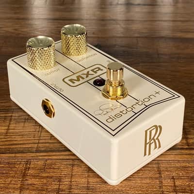 Dunlop MXR RR104C Randy Rhoads Flying V Special Edition Distortion + Plus Guitar Effect Pedal image 3