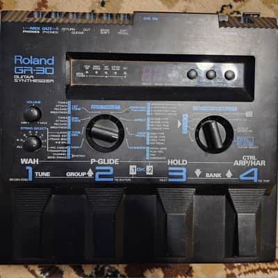 Roland GR-30 Guitar Synthesizer 1996 - 2000 - Black