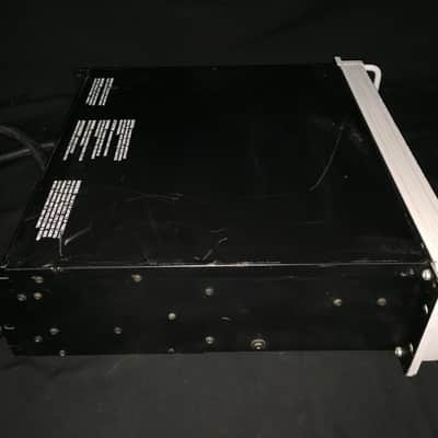 Crown Macro Tech 5000 VZ amp 2000 Black and Silver image 7