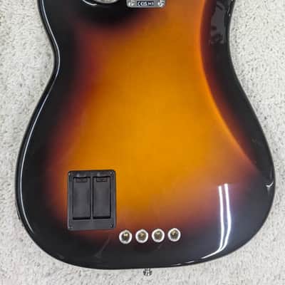 Mint Fender American Ultra II Precision Bass®, Maple Fingerboard, Ultraburst +HS Case image 4