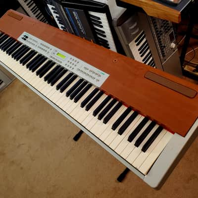 MUST SEE!!! SUZUKI SS100 STAGE PIANO FULLY INSPECTED, SERVICED AND IN AMAZING CONDITION! image 3