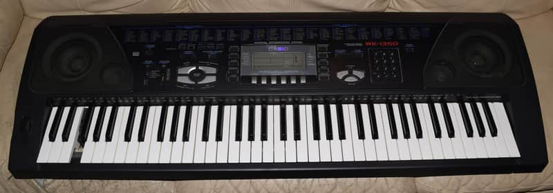 Casio WK-1350 Keyboard image 1
