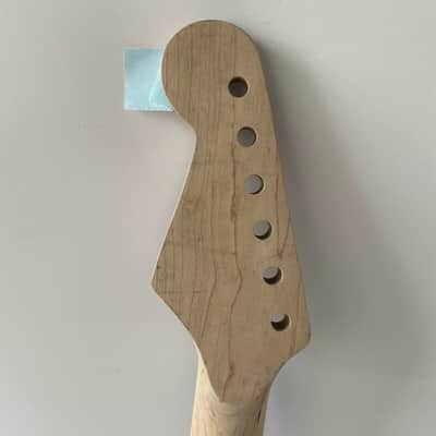 Maple Wood Strat Style Guitar Maple Neck, Rosewood Fingerboard 22 Frets Fretboard image 4