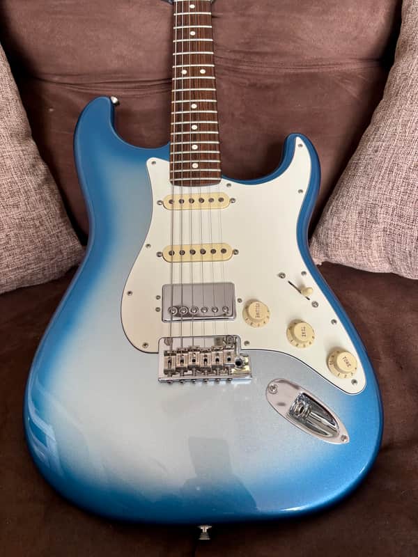 Fender Limited Edition American Showcase Stratocaster HSS 2021 - Sky Burst Metallic