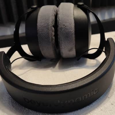 Beyerdynamic DT 700 Pro X Closed-back Studio Mixing Headphones image 7