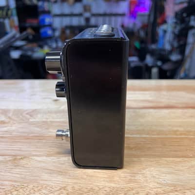 Strymon Flint Reverb and Tremolo V1 2020 - 2021 - Black with Black